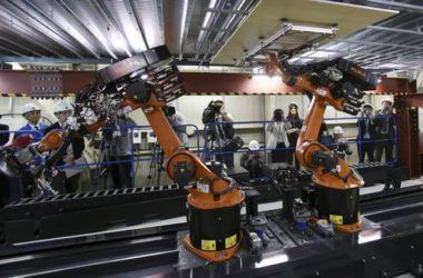 BIM|劳动力短缺，日本建筑商想用机器人参与盖楼-BIM建筑网