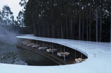 BIM建筑|云雾氤氲,丝带超脱:云镜 · 花圃暖锅餐厅 / 慕达建筑-BIM建筑网