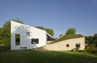 BIM建筑|乡村风景里的双人舞:英国景天草住宅 / Featherstone Young-BIM建筑网