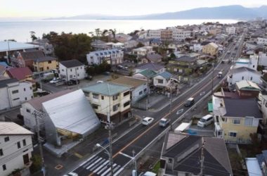 BIM建筑|陡坡屋顶和对角线展墙的三维构图:日本8.5住宅 / DOG-BIM建筑网
