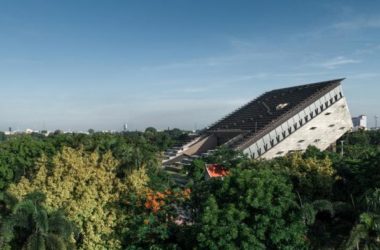 BIM建筑|泰国农业部金禧年博物馆,“倾倒”的大楼 / Plan Architect-BIM建筑网