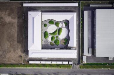 BIM建筑|罗利马切尼工作室设计植物覆盖的越南工厂-BIM建筑网